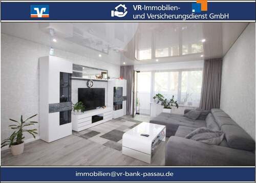 großzügiger Wohnbereich - 'Design trifft auf Eleganz' Stilvolle 4-Zimmer-Wohnung mit Loggia in 94036 Passau - Haidenhof Nord