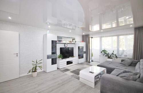 großzügiger Wohnbereich - 