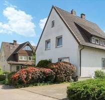 Sehr gepflegtes Einfamilienhaus mit schönem Garten und Garage in beliebter Lage in Bi-Jöllenbeck - Bielefeld