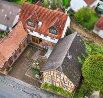 Einzigartiges Immobilienensemble: 2 Wohnhäuser, Nebengebäude & großer Hof auf einem Grundstück - Ortenberg Bleichenbach