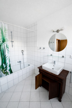 Bad mit Wanne 1.OG - 