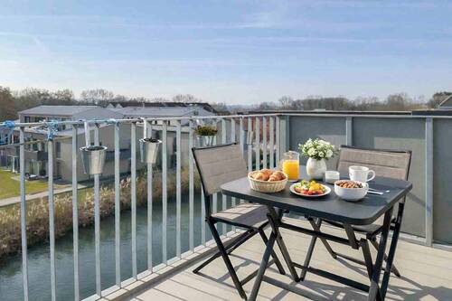 Balkon - Exklusive Galeriewohnung im Denkmal-Loft - Balkon mit Wasserblick und Tiefgarage