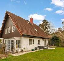 Schönes Einfamilienhaus mit Einliegerwohnung am Stölpchensee - Berlin Wannsee