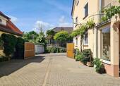 Hof - 1 Zimmer Mehrfamilienhaus, Wohnhaus in Worms