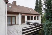 die ca. 35 m² große Terrasse auf der Garage - 