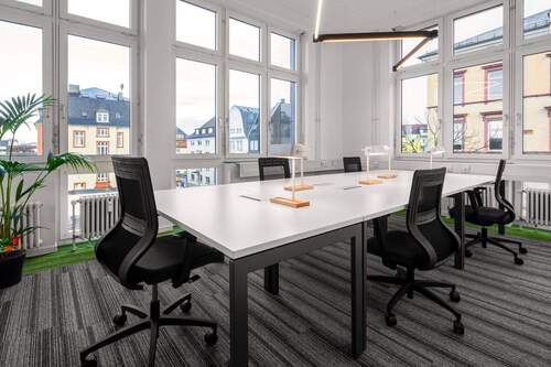 Büroraum mit 5 Arbeitsplätzen - 