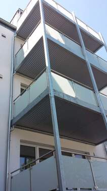 Schöner Südwestbalkon nach Fertigstellung ähnlich - 2 Zimmer Etagenwohnung in Bogen