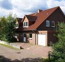 ROTSTEIN-HAUSHÄLFTE MIT GARAGE - 268.000,00 EUR Kaufpreis, ca.  141,00 m² Wohnfläche in Soderstorf (PLZ: 21388)