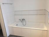 Bad mit Badewanne - 