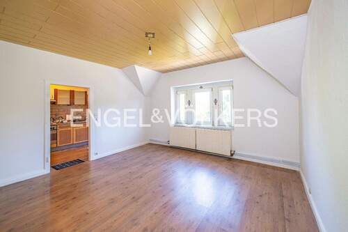 Esszimmer mit Zugang zur Küche - 