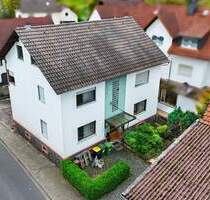 Zweifamilienhaus mit großem Grundstück und vielseitigem Potenzial in Gedern