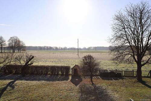 Blick in den Garten - Einfamilienhaus mit 227,80 m&sup2; in Isenbüttel zum Kaufen