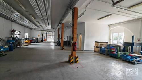 Lager- und Produktionshalle - 