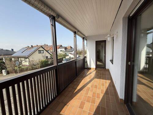 Gr. überdachter Balkon (1) - 
