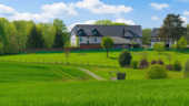 Blick zum Haus - Einfamilienhaus mit 350,00 m&sup2; in Altenkirchen (Westerwald) zum Kaufen
