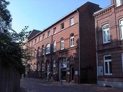 Hausansicht - 50 m² 3-Zimmer-Büro - 350,00 EUR Kaltmiete,