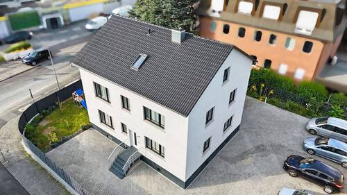 Drohne 1 - Wohn- und Geschäftshaus in Toplage von Frankfurt-Seckbach - Wohnen und Arbeiten unter einem Dach.