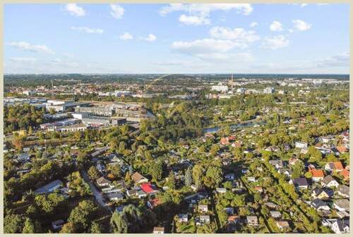 Direkte Umgebung - Bauplatz für Geschosswohnungsbau in Alt-Glienicke, GRZ 0,2 (440 m²), Geschossfläche bis zu 1.444 m²