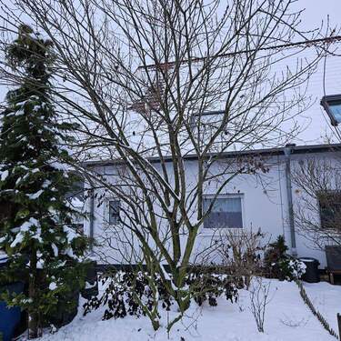 Straßenansicht - 4 Zimmer Reihenendhaus in Schkopau