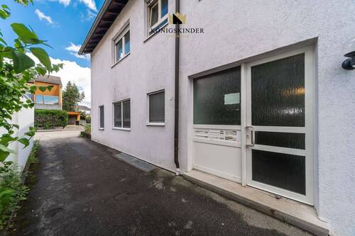 Hauseingang - 4 Zimmer Etagenwohnung in Steinheim an der Murr
