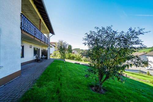 Terrasse und Gartenbereich - 