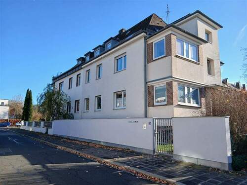 Hausansicht - 3 Zimmer Etagenwohnung zur Miete in Nürnberg