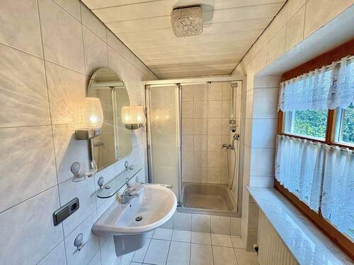 Bad im Anbau Erdgeschoss - 