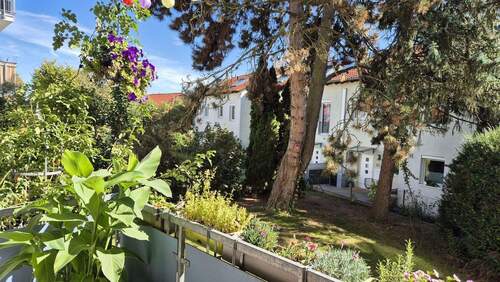 Hauptbalkon mit Gartenblick - Ruhige 3-Zimmer-Wohnung am Feldrand 