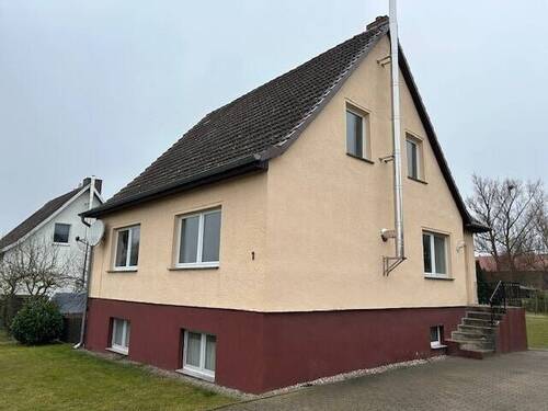 Front- und Giebelansicht - 5 Zimmer Einfamilienhaus zum Kaufen in Silz