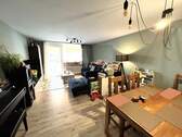 Wohn- und Esszimmer - Etagenwohnung mit 77,20 m&sup2; in Nürnberg zur Miete
