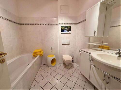 Referenzfoto Bad mit Wanne - 