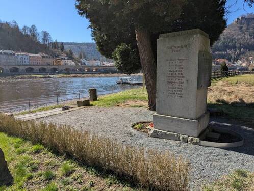 Kiegsdenkmal inklusive - 