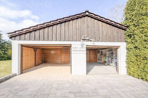 Garage/Carport - 