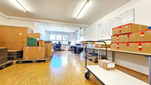 Bild 2 - Halle in Lottstetten