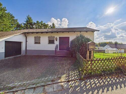 Einfahrt - 7 Zimmer Einfamilienhaus in Rottenburg a. d. Laaber