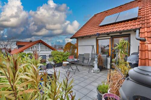 Balkon 1 - Traumhafte 3,5-Zimmer-Wohnung mit Dachterrasse & Top-Ausstattung in Freigericht