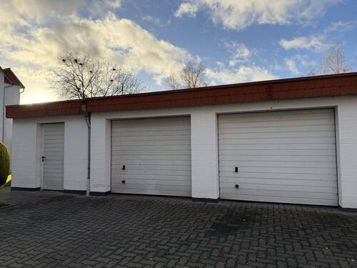 2 Garagen - 2 Zimmer Etagenwohnung in Steinheim