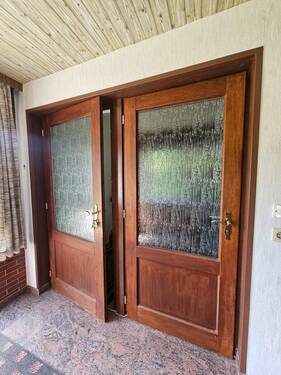 Zugang WE 1 und WE 2 - 5 Zimmer Mehrfamilienhaus, Wohnhaus in Stockelsdorf