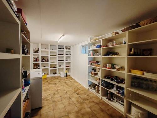 Speisekammer im Keller - 