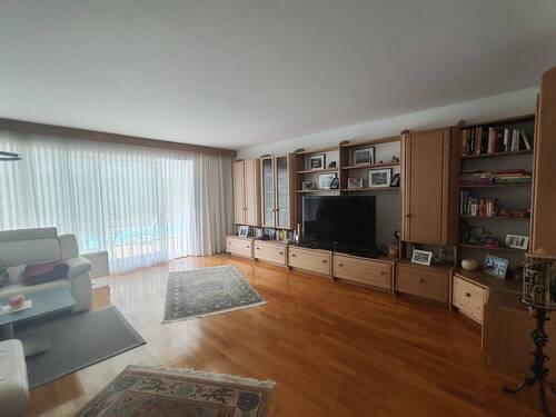 Wohnzimmer - 5 Zimmer Einfamilienhaus zum Kaufen in Schwindegg