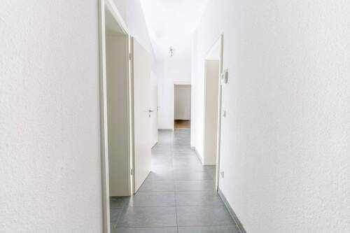 Flur_resized.jpg - 2 Zimmer Terrassenwohnung zum Kaufen in Merzig