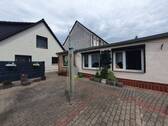 Hofansicht mit Bungalow - 