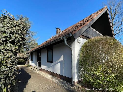 Bezugsfreies Einfamilienhaus mit herrlichem Garten - 