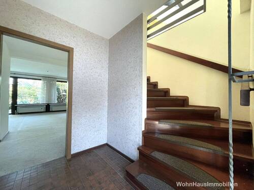 Offenes Treppenhaus zur DG Wohnung - 
