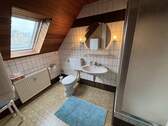 Bad im Dachgeschoss - 