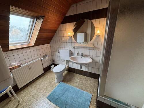 Bad im Dachgeschoss - 