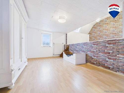 REMAX Immobilien DeLux Einfamilienhaus Schlafzimmer Blieskastel Mark Matthias Borowicz - 