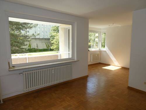 Wohnzimmer a.JPG - Zwei Zimmer Wohnung mit Südbalkon (keine Käuferprovision)