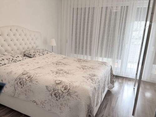 718061_38102022.jpg - 