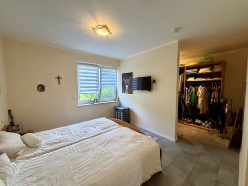 Schlafzimmer mit Ankleide - 